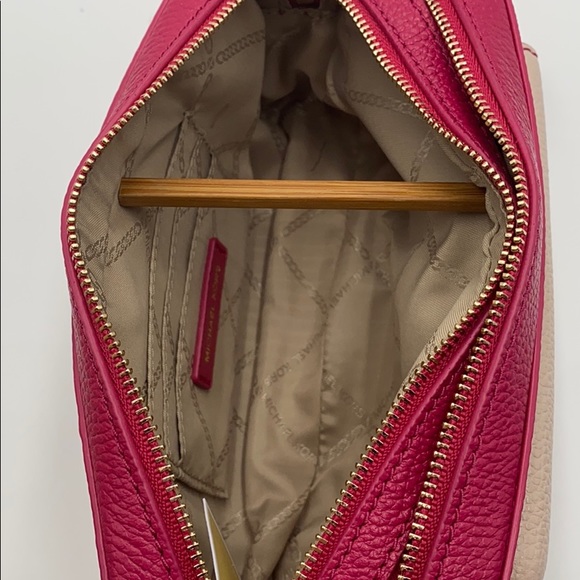 Micheal Kors CROSSBODIES SMALL POCKET CAMERA BAG - Picture 13 of 14